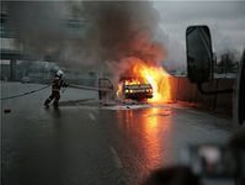 В Михайловске внезапно загорелся автомобиль