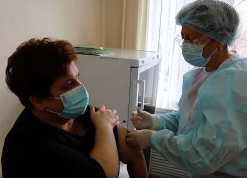 В Невинномысске началась прививочная кампания от коронавируса