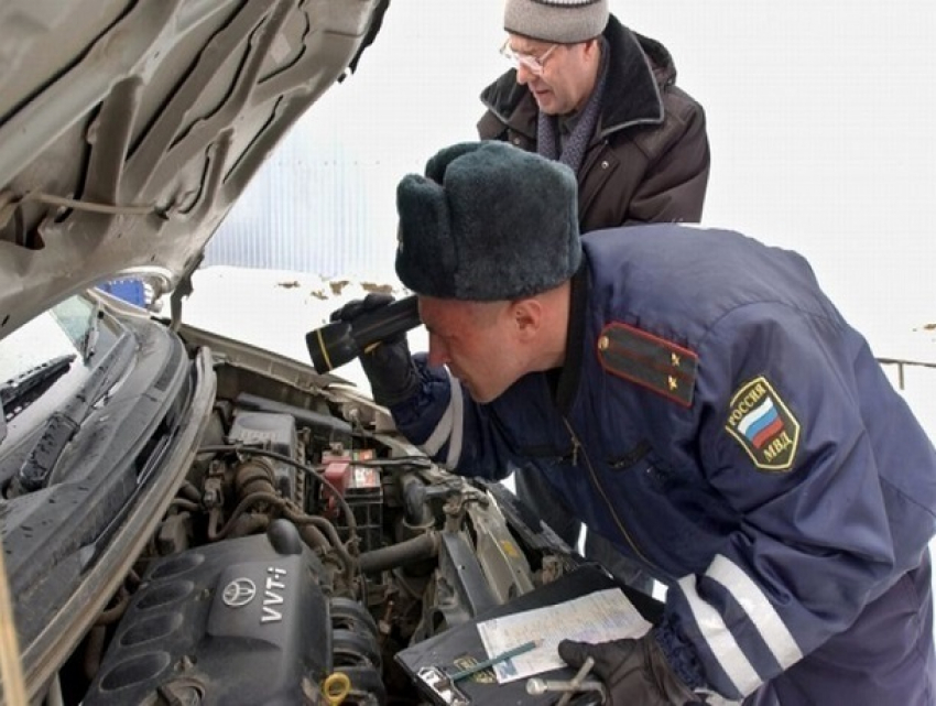 Инспектор ГИБДД зарегистрировал машину с истекшим сроком доверенности  на Ставрополье