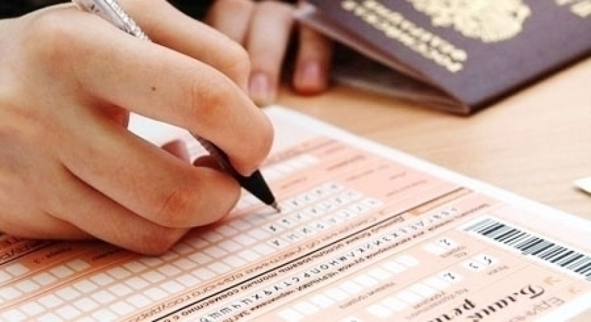 Десять человек с телефонами на Ставрополье выгнали с ЕГЭ