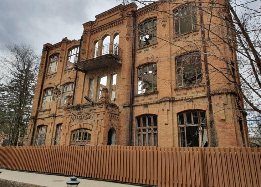 Мужскую гимназию Сильникова в Кисловодске понизили в статусе объекта культурного наследия