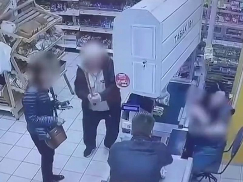 Ставрополец напал с ножом на продавца и посетителя магазина в Майкопе