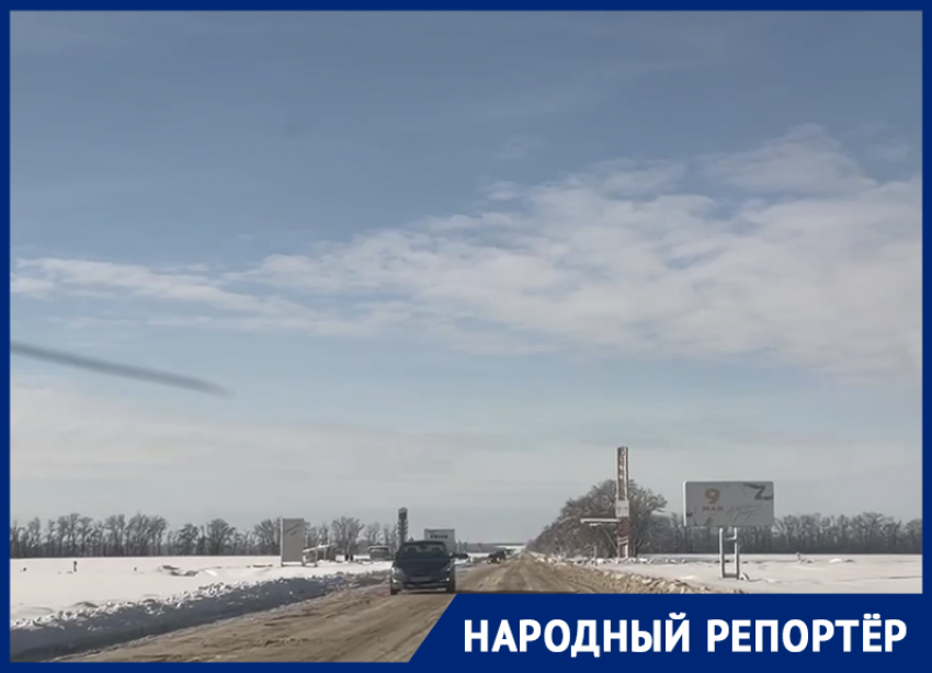 «Машины уносит в кювет»: ставрополец снял на видео ледяной ад на трассе в Краснодар 