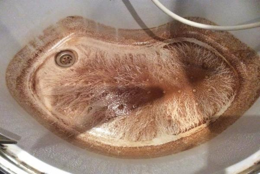 Жители поселка Ставрополья в изнуряющую жару остались без холодной и горячей воды 