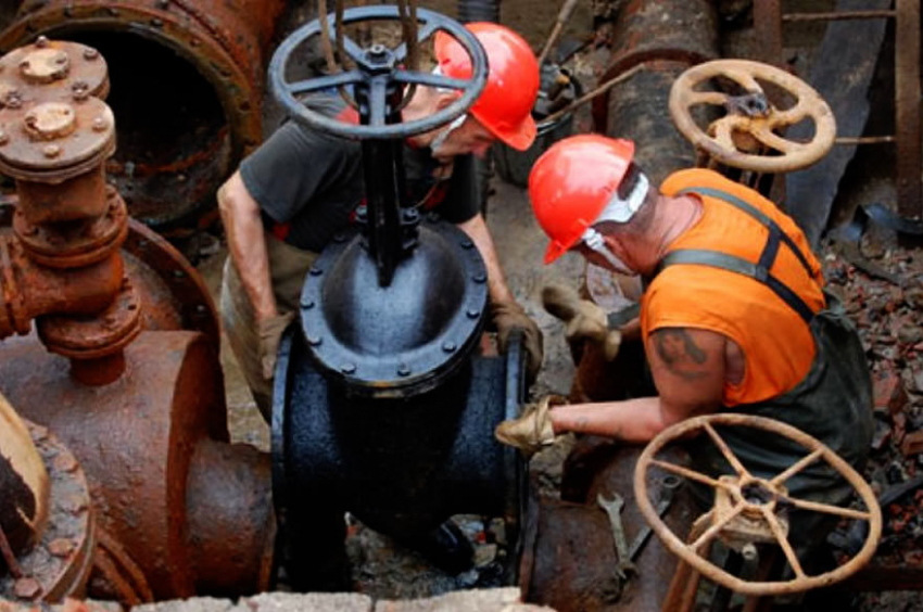 Ищут виновных в крупной аварии на водоводе в Ставропольском крае