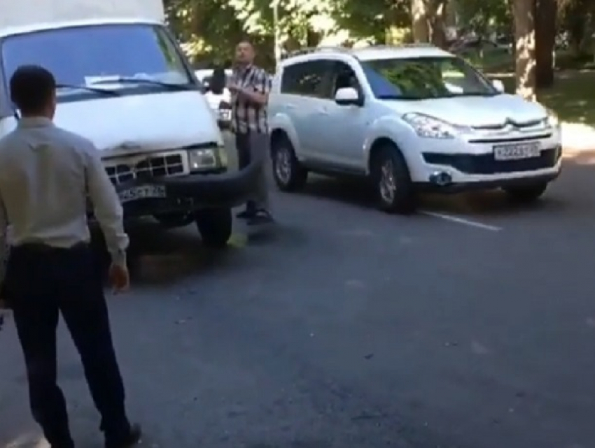 Пьяный водитель устроил ДТП с четырьмя авто в Ставрополе, - оцевидцы