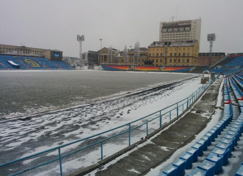 В Ставрополе из-за снегопада перенесли футбольный матч