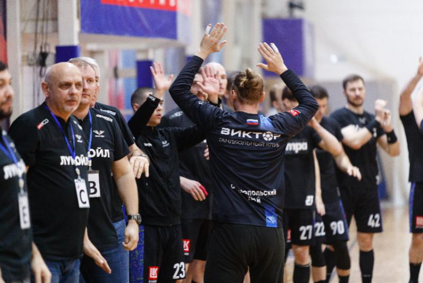 Мячи вместо салатов: гандболисты ставропольского «Виктора» после паузы приступили к тренировкам