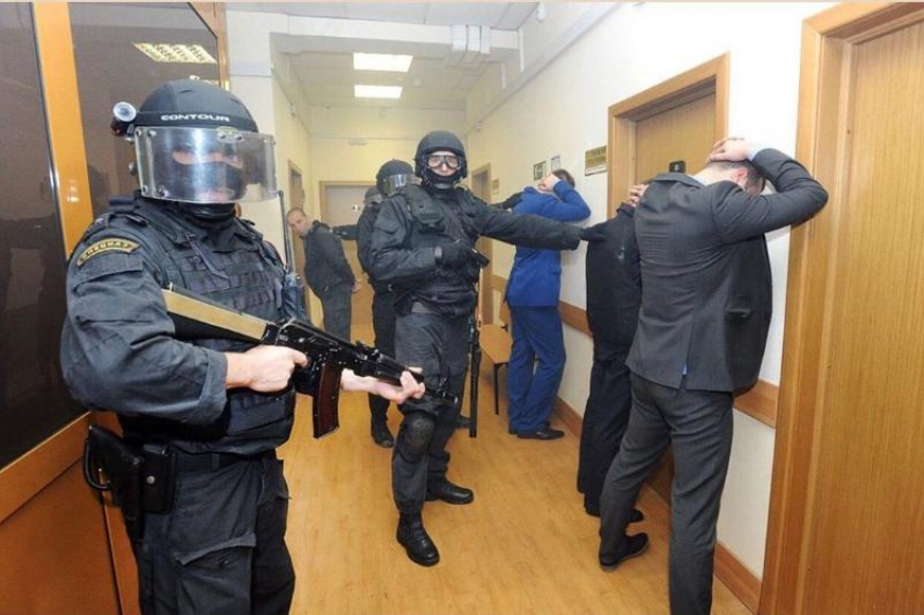 Силовики провели обыски в администрации Кочубеевского округа