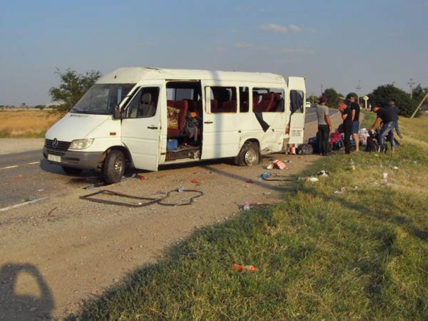 На Ставрополье автобус из Армении попал в ДТП: 17 человек пострадали