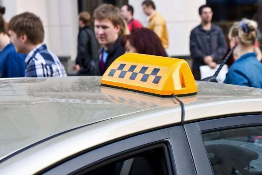 В Пятигорске двое напали на таксиста