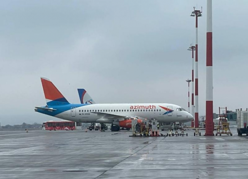 Аэропорт Краснодара парализован: рейсы садятся в Ставрополе и Минеральных Водах 