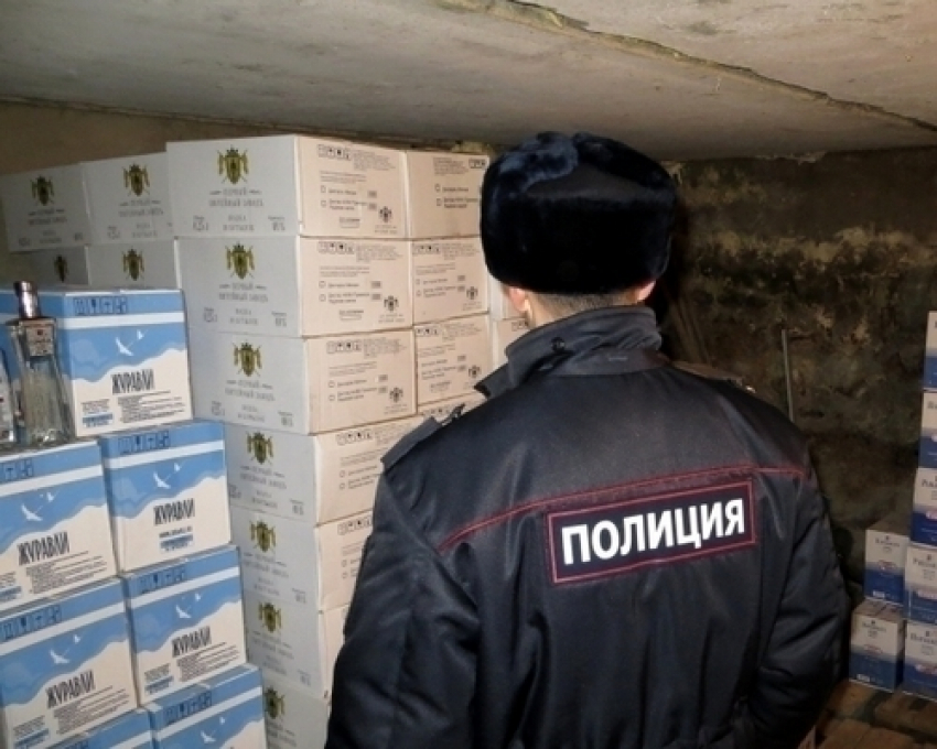 В Невинномысске подпольный алкоголь разливали в здании городского ЖКХ