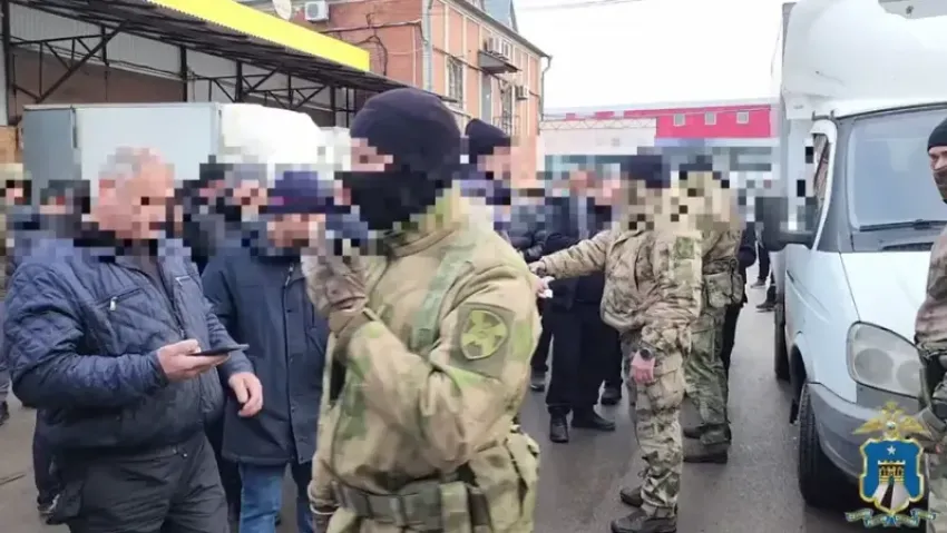 Полицейские устроили облаву на нелегальных мигрантов на Южном рынке в Ставрополе