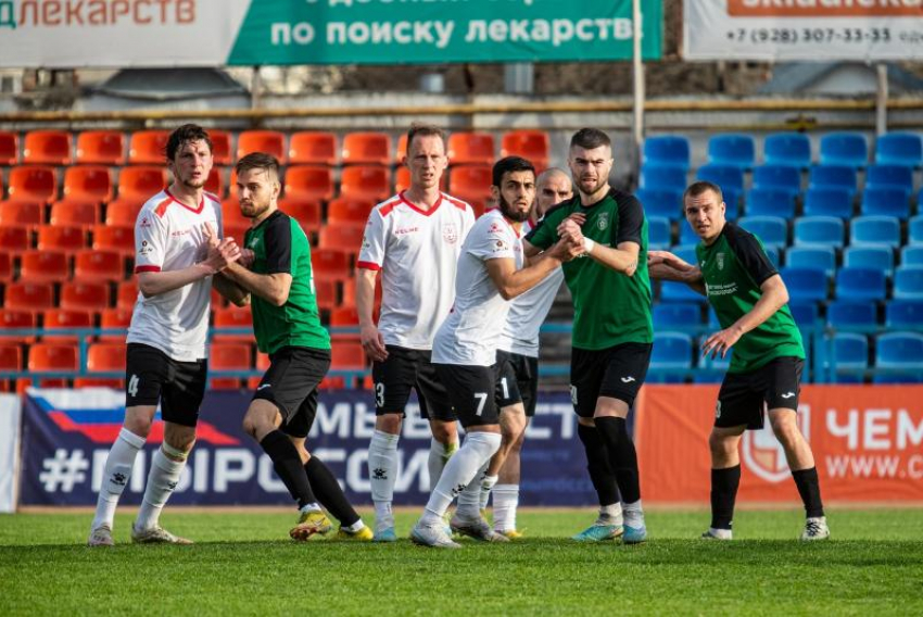 Десять матчей без побед: футболисты пятигорского «Машука-КМВ» продлили грустную домашнюю серию