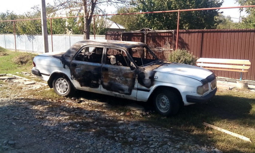 Пожарные предотвратили взрыв автомобиля в Шпаковском районе