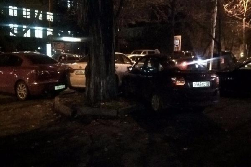 Аварию из пяти автомобилей спровоцировала женщина в центре Ставрополя