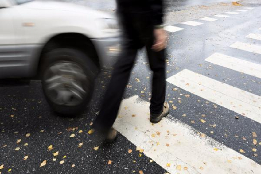 Водитель на отечественной легковушке наехал на пешехода в Пятигорске 