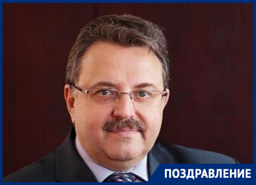 Ректор Ставропольского государственного медицинского университета Виктор Мажаров отмечает 65-й день рождения
