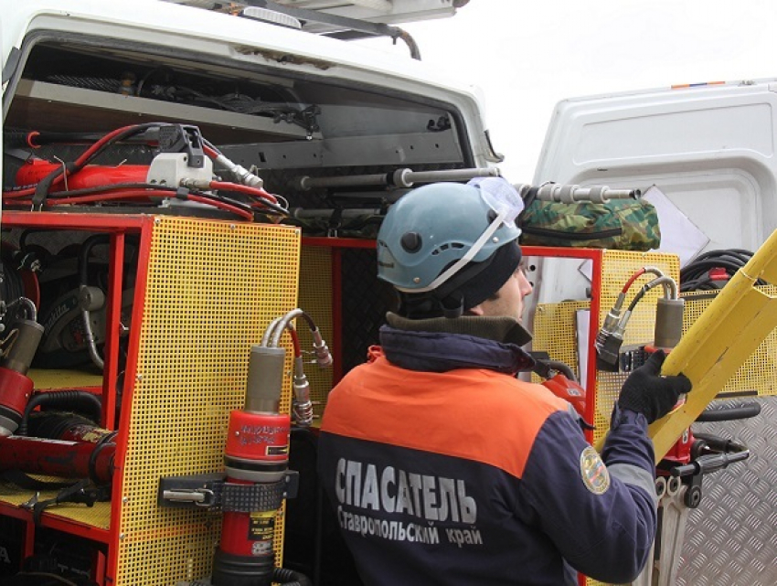 Подросток забрался в огороженный скейт-парк и сломал руку, катаясь на самокате в Ставрополе