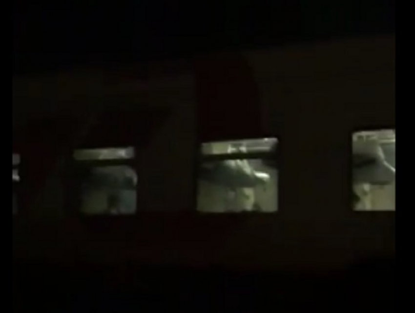 Переходившего рельсы мужчину насмерть переехал поезд в Ставропольском крае