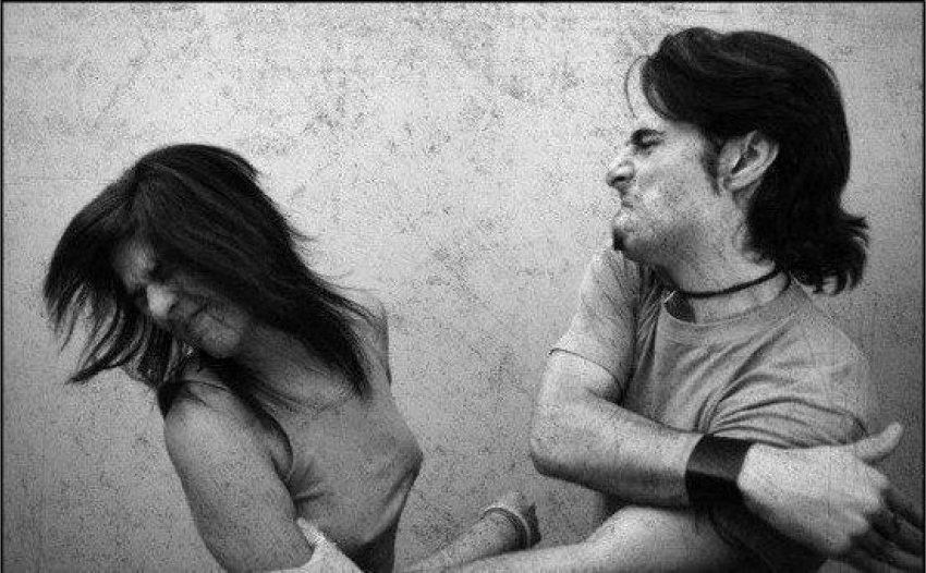 Отморозки избили несовершеннолетнюю в парке Победы