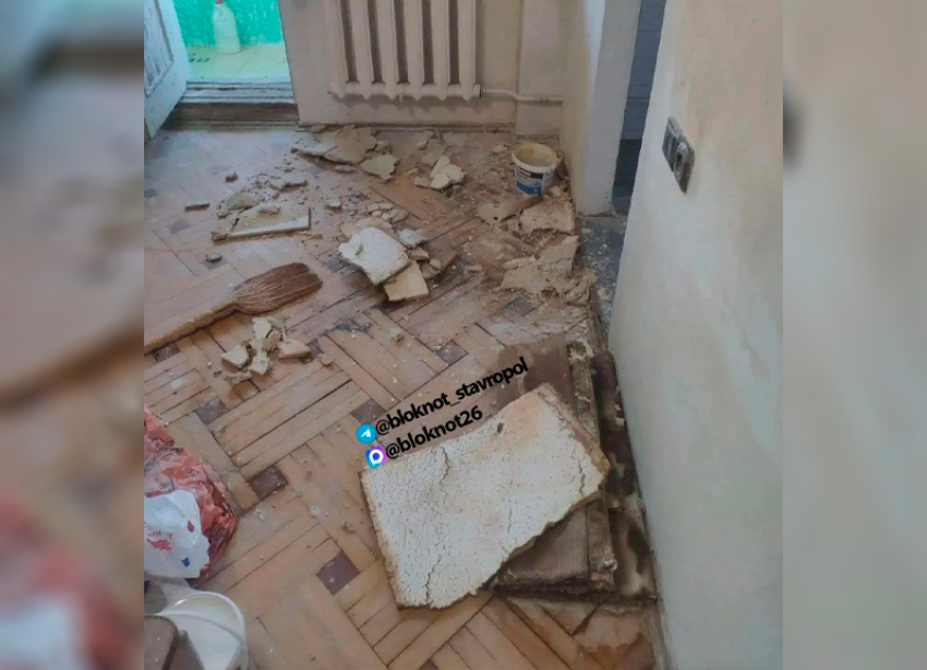 После публикации «Блокнота» в ГЖИ пообещали починить заливающую людей крышу в Невинномысске