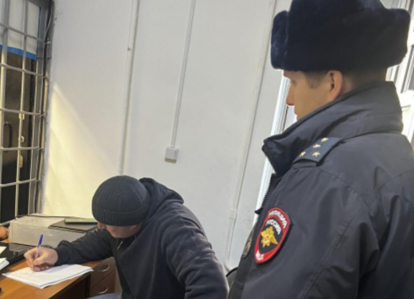 Житель Ставропольского края устроил пьяный дебош в самолете «Пермь-Москва» 