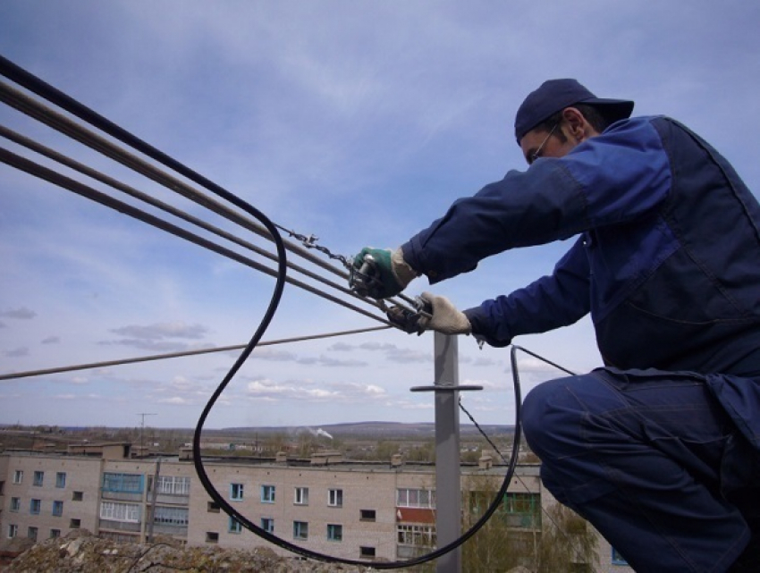 Провода интернет-провайдеров уберут с улиц под землю либо замаскируют в Ставрополе