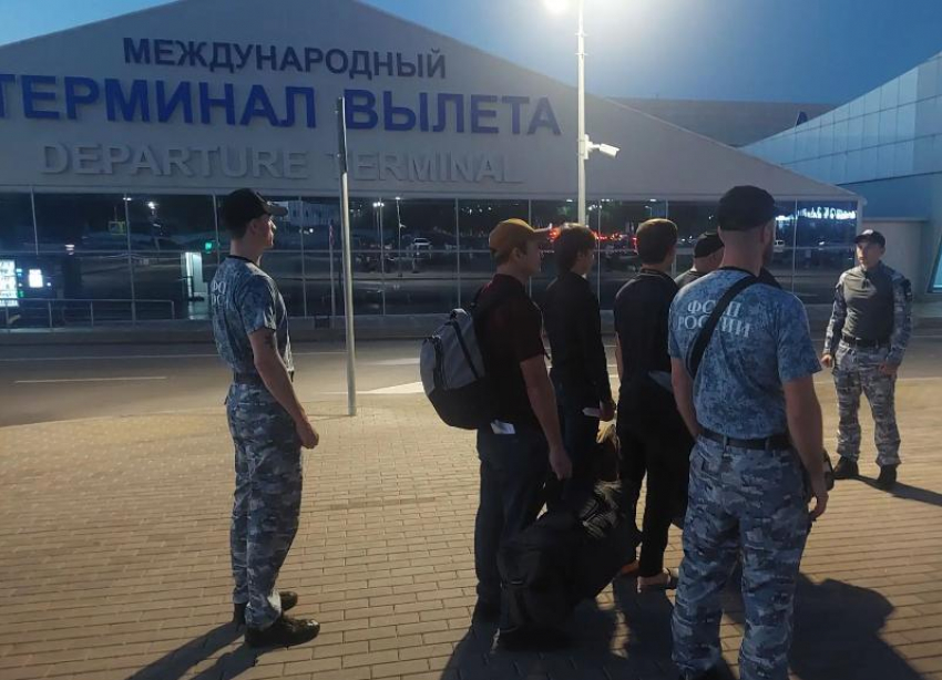 За незаконную регистрацию — вылет: Ставрополье выдворяет пятерых граждан Узбекистана