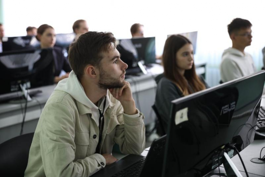 Ставропольские студенты изучают ИT- и ИИ-программы со Сбером