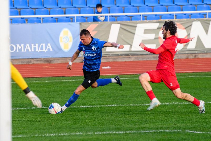 «Динамо» против «Динамо»: ставропольские футболисты начнут сезон поединком с одноклубниками из Брянска