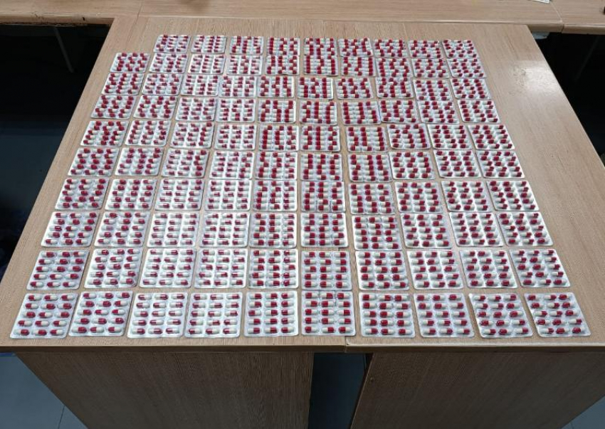 Посылку из Индии с запрещенными капсулами изъяли на таможне в Минводах