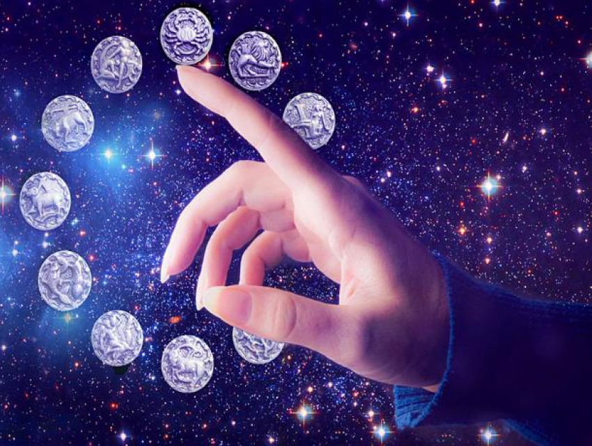 Стрельцам не стоит встречаться с людьми из прошлого: гороскоп на неделю