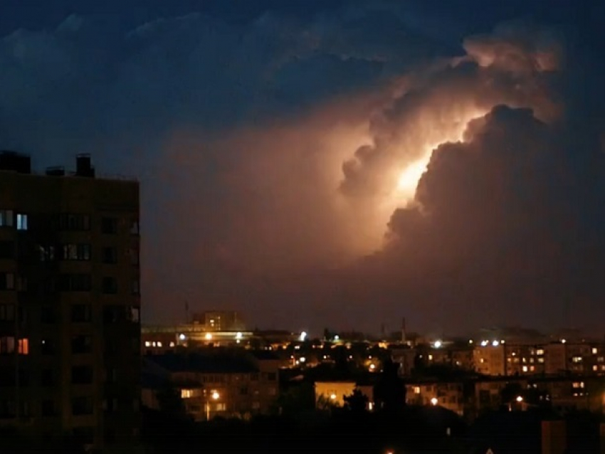 Огромное сверкающее облако над Ставрополем вызвало страх и восхищение жителей