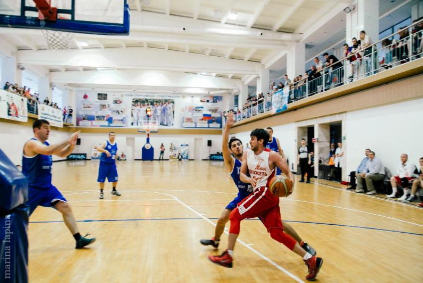 «Вепри» не пожалели студентов: лидеры баскетбольного чемпионата Ставрополья продлили победную серию