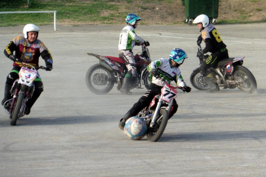 Ипатовские «колосы» в Краснодарском крае не оставили шансов на успех местным мотоболистам 