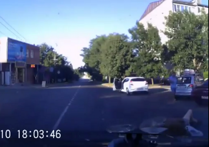 Автоледи из Ставрополя сбила женщину из-за невнимательности