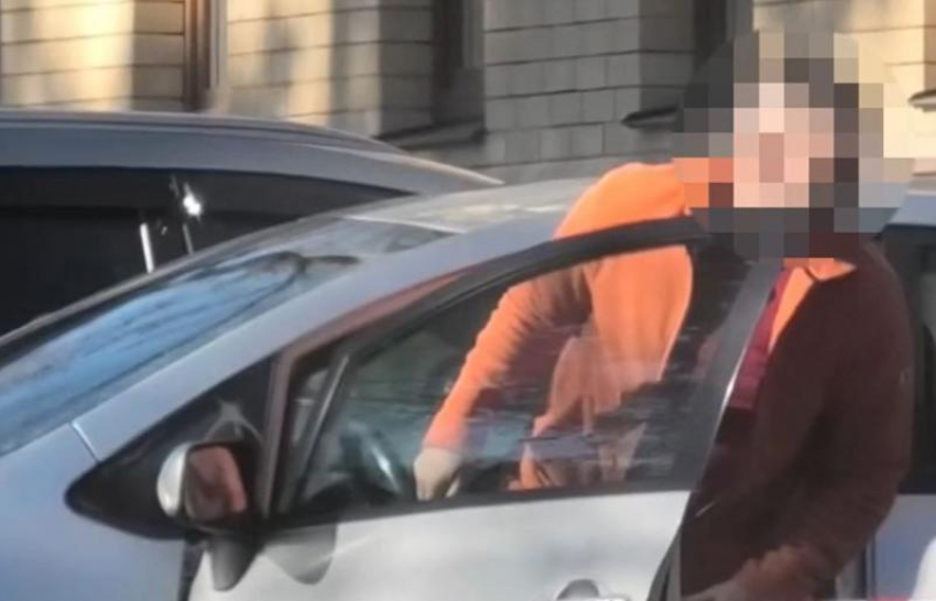 За взятку в 350 тысяч рублей сотрудника Роспотребнадзора из Ессентуков отправили под стражу