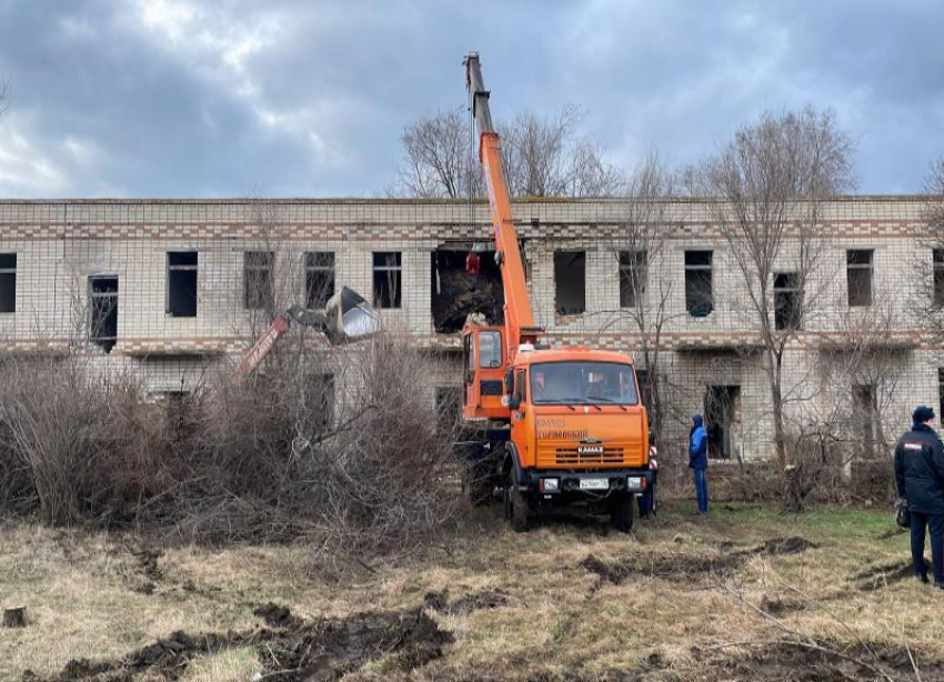 На Ставрополье старое здание детского сада рухнуло на 14-летнего мальчика