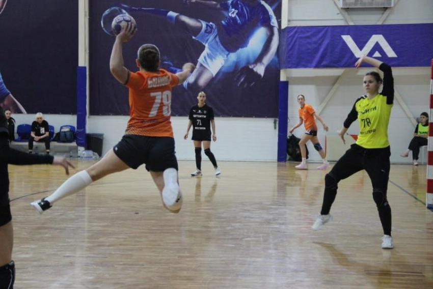 Удачные гастроли: гандболистки «Ставрополья» продуктивно съездили в Подмосковье