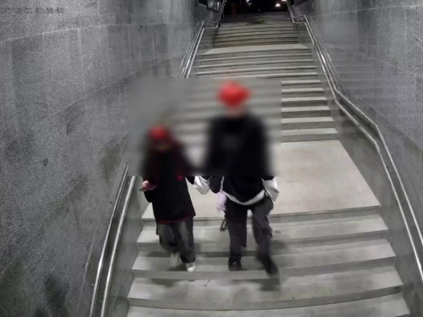 Вандалы повредили две камеры наблюдения в подземке на Кулакова в Ставрополе: видео