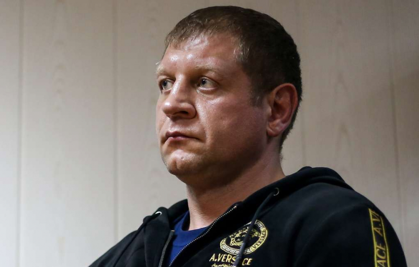 Кисловодский мировой суд оставил Александра Емельяненко без водительских прав