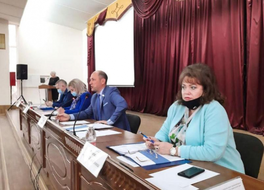Кто виноват в срыве заседания думы Георгиевского округа?