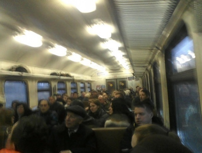 "Бьющие по мозгам» объявления остановок в электричках возмутили жителей Ставрополья