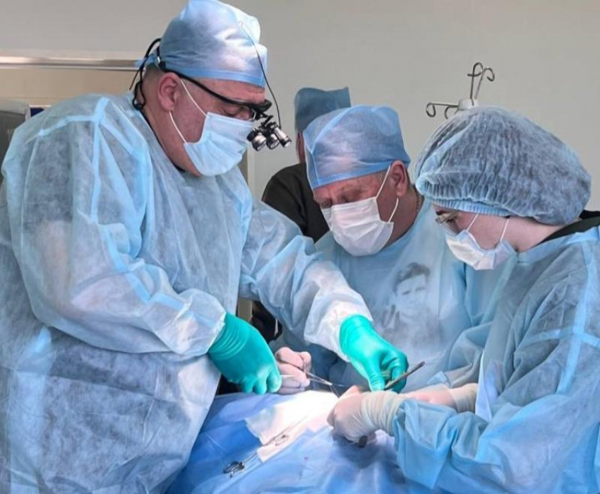 Сложную урологическую операцию впервые провели ставропольские хирурги двухмесячному малышу