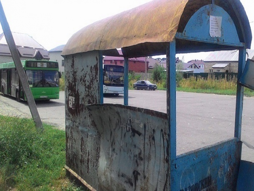 Позором города назвали «убитую» автобусную остановку в Ставрополе 