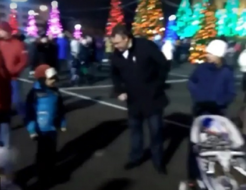 Семья губернатора Владимирова не покаталась на верблюде из-за очереди