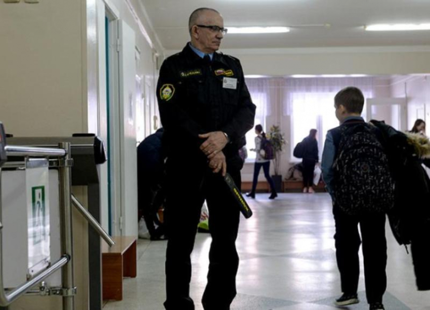 На Ставрополье после трагедии в Казани проверят безопасность учебных заведений