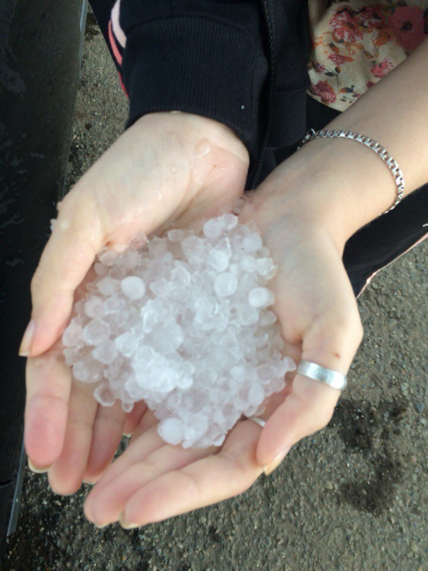 Град и ливень обрушились на один из районов Ставрополья